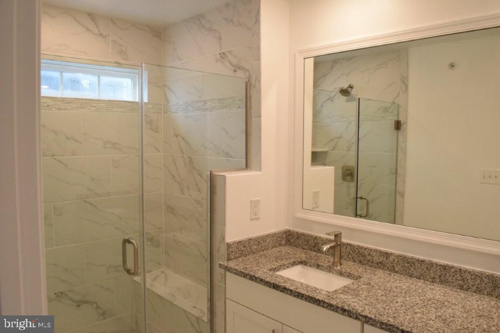 OXFORD SQUARE - Residential