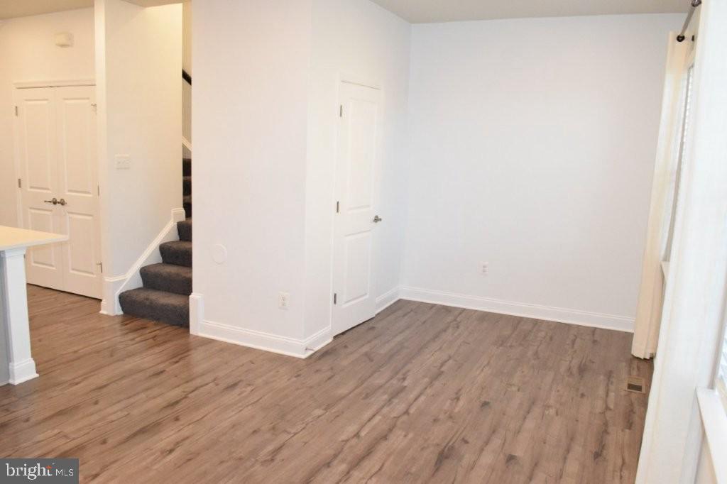 OXFORD SQUARE - Residential