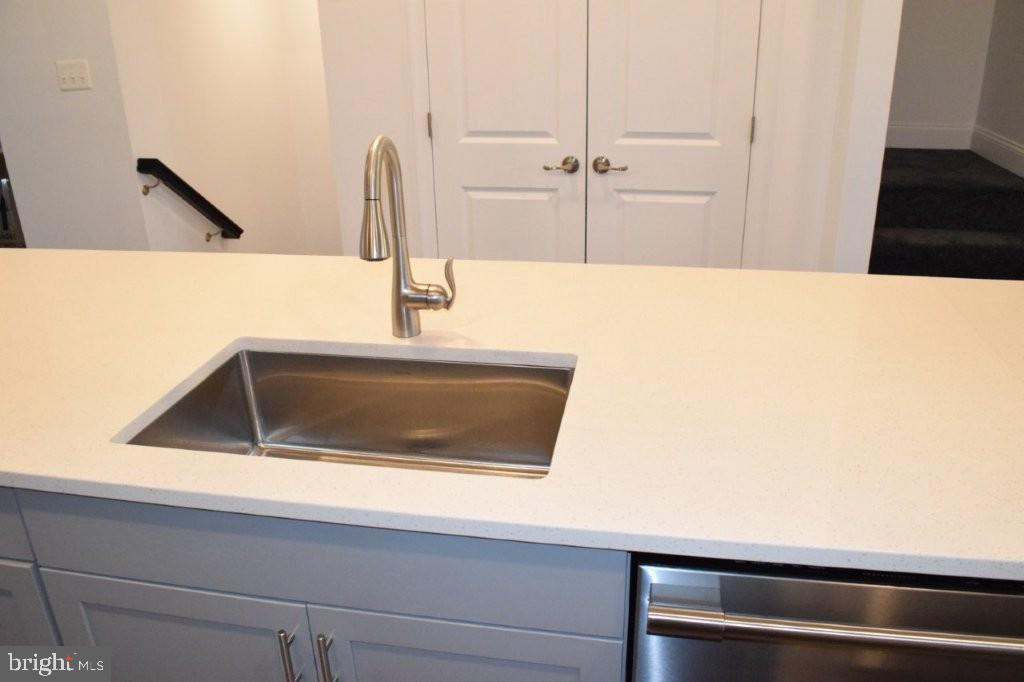 OXFORD SQUARE - Residential