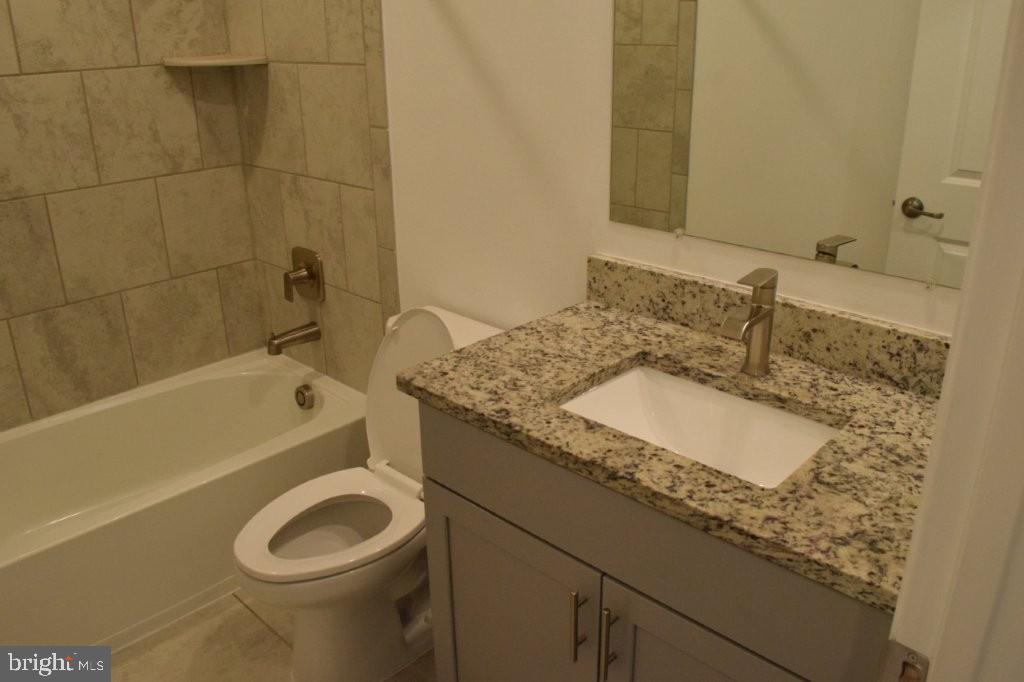 OXFORD SQUARE - Residential