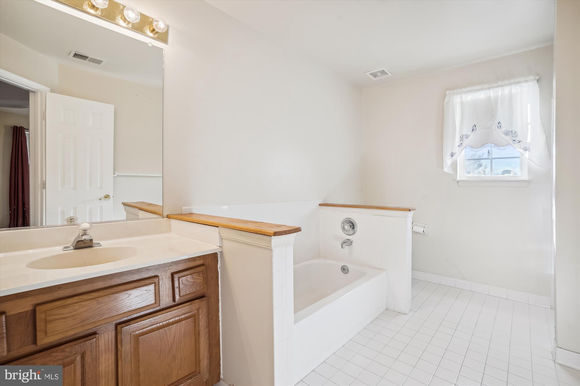 DALE CITY - Residential Lease