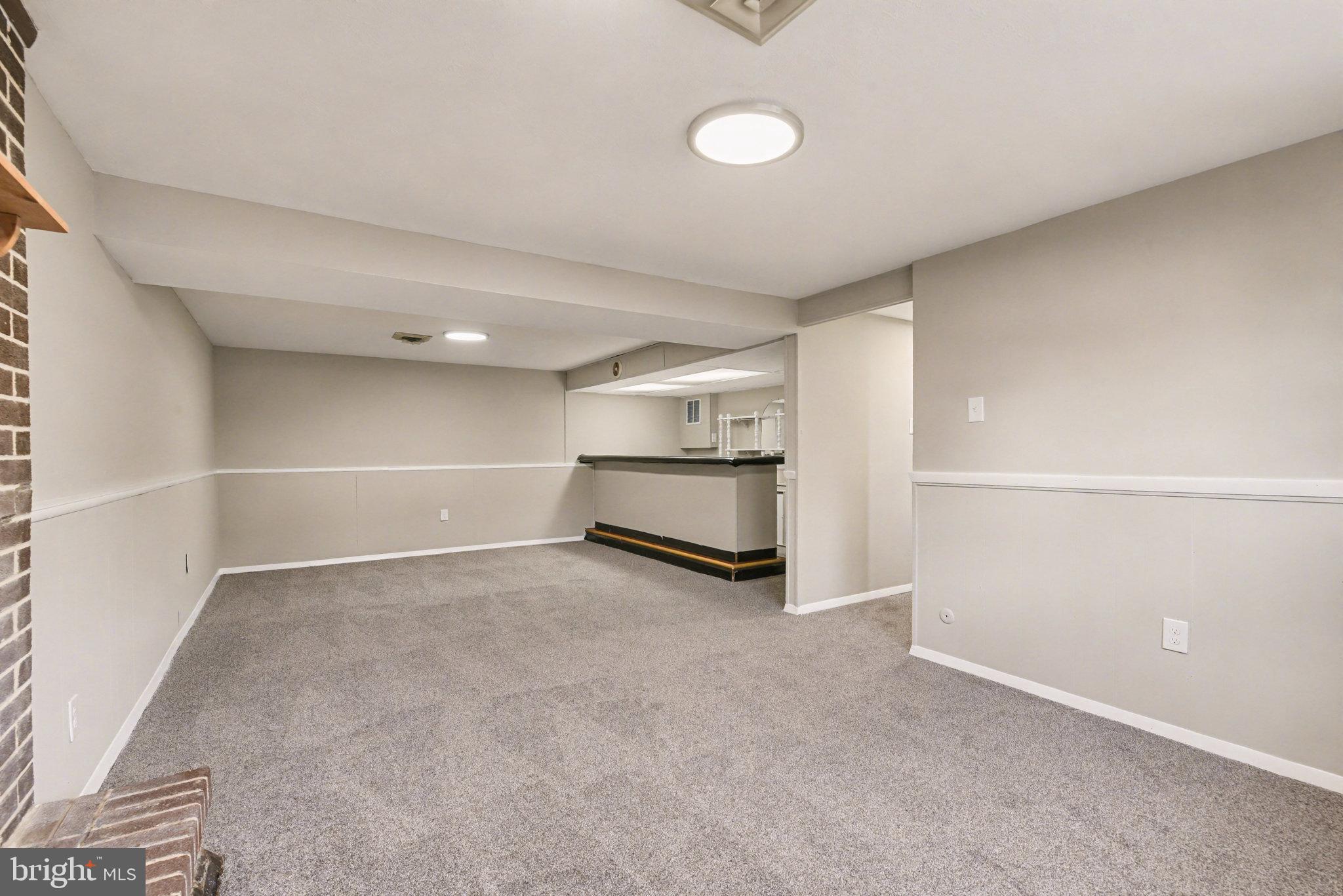 STONEY CREEK MANOR - Residential