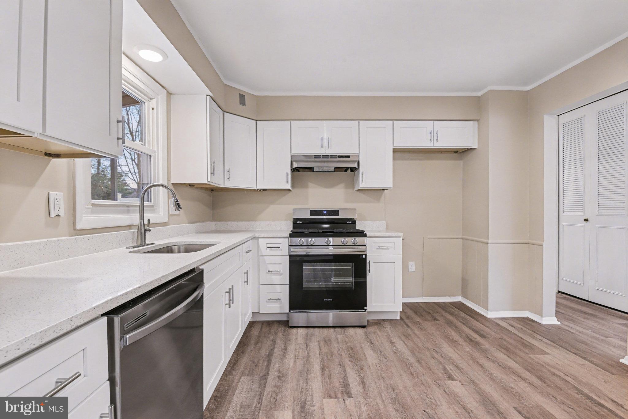 STONEY CREEK MANOR - Residential