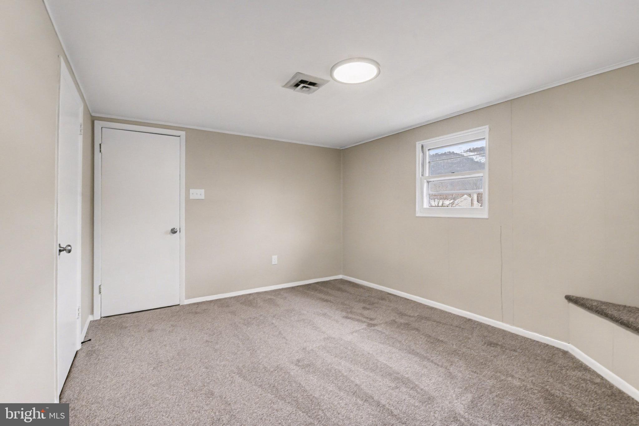 STONEY CREEK MANOR - Residential