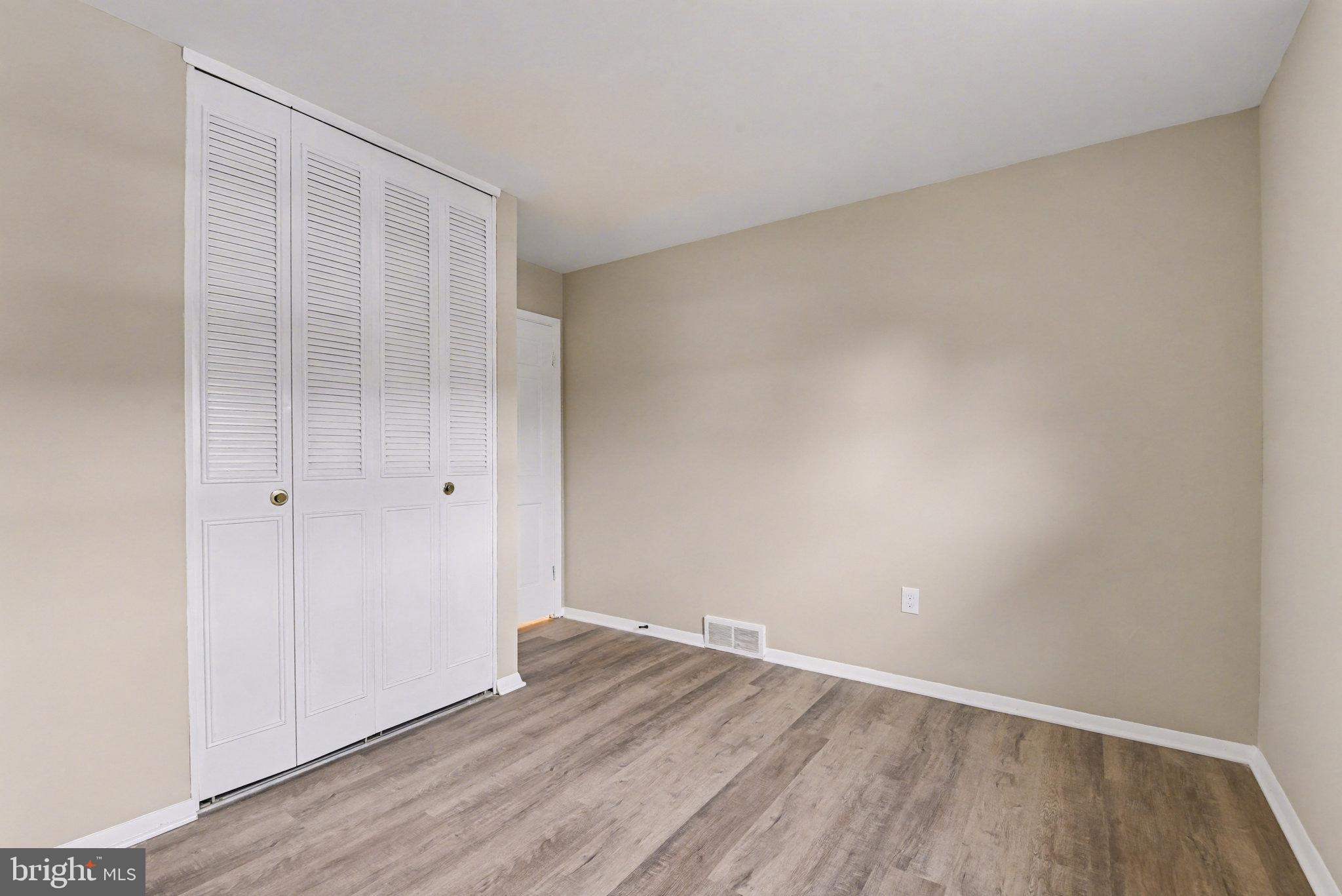 STONEY CREEK MANOR - Residential