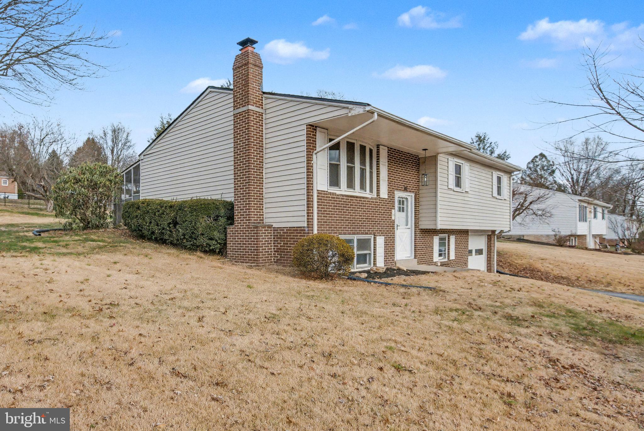 STONEY CREEK MANOR - Residential