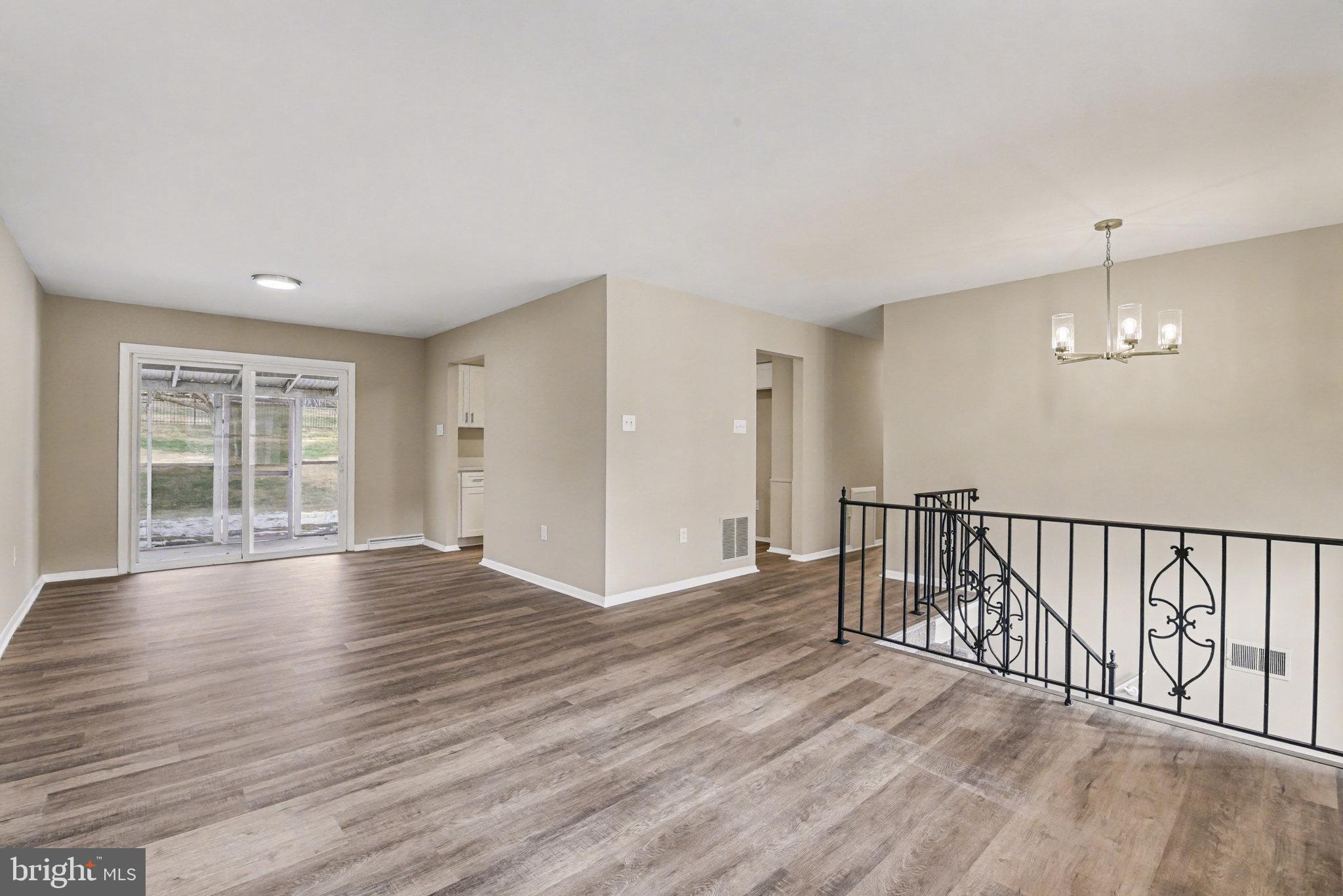 STONEY CREEK MANOR - Residential