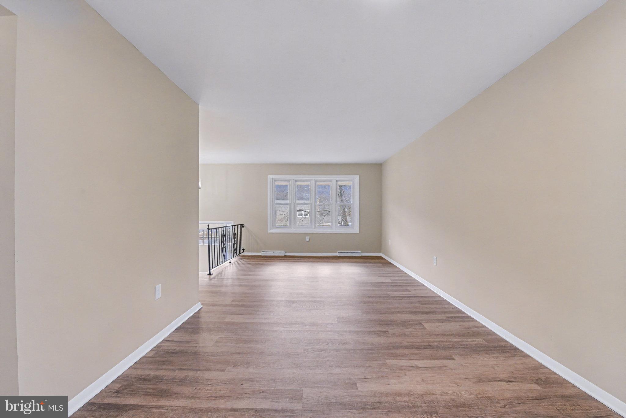 STONEY CREEK MANOR - Residential