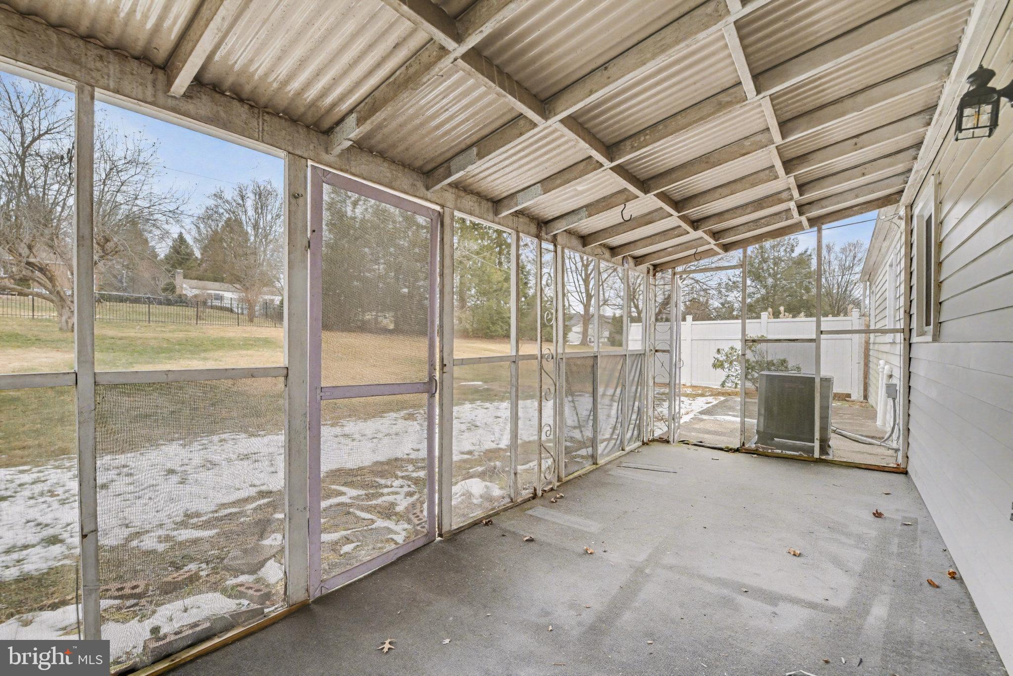 STONEY CREEK MANOR - Residential