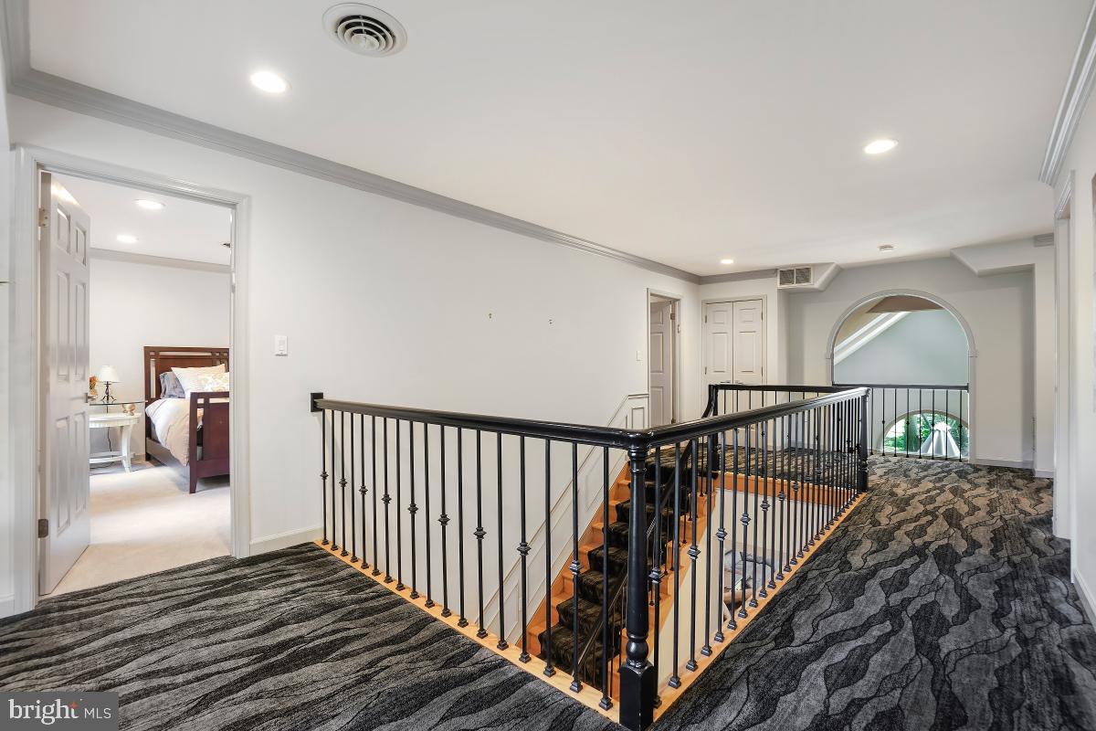 DARNESTOWN OUTSIDE - Residential