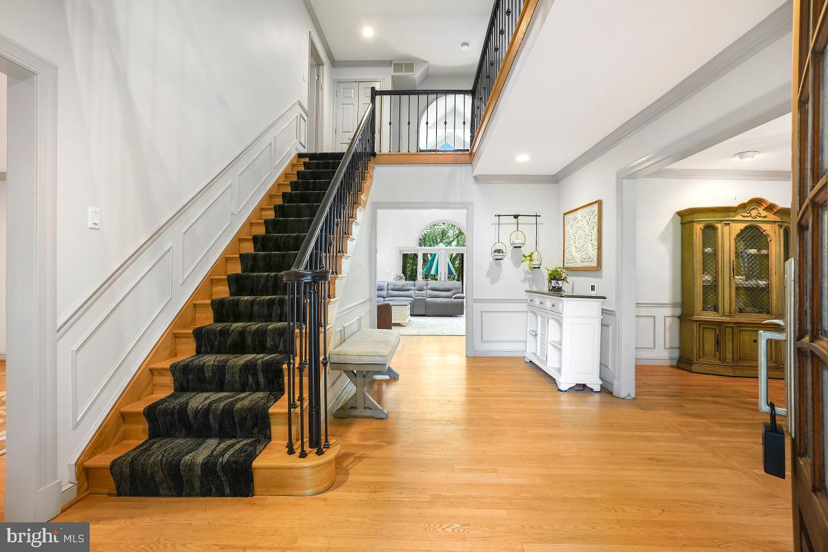 DARNESTOWN OUTSIDE - Residential