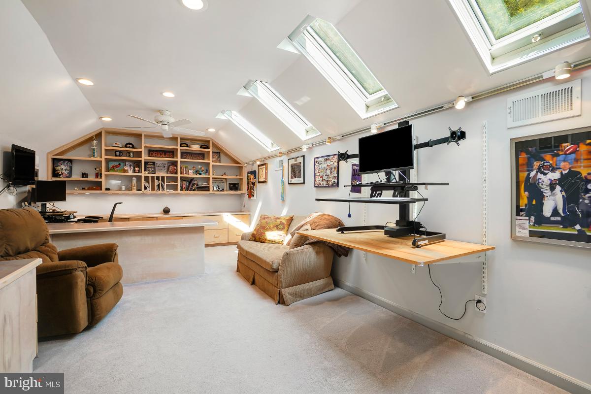 DARNESTOWN OUTSIDE - Residential