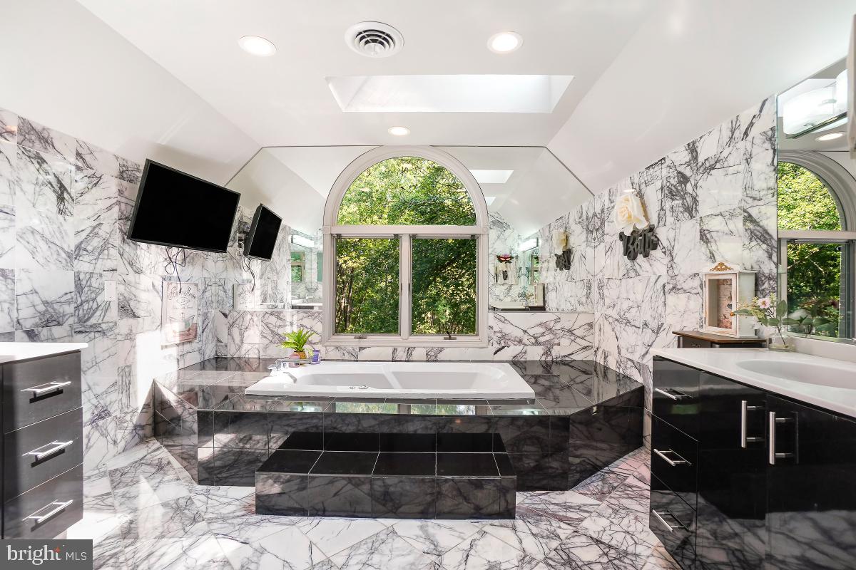 DARNESTOWN OUTSIDE - Residential