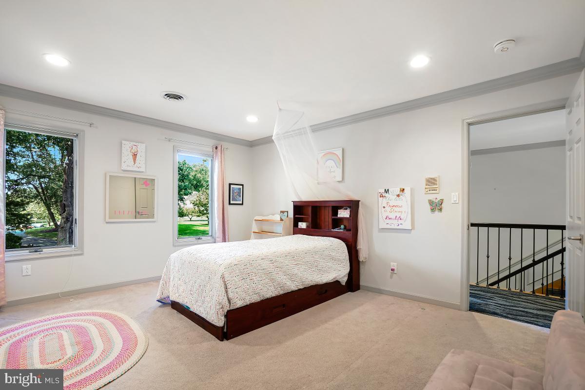 DARNESTOWN OUTSIDE - Residential