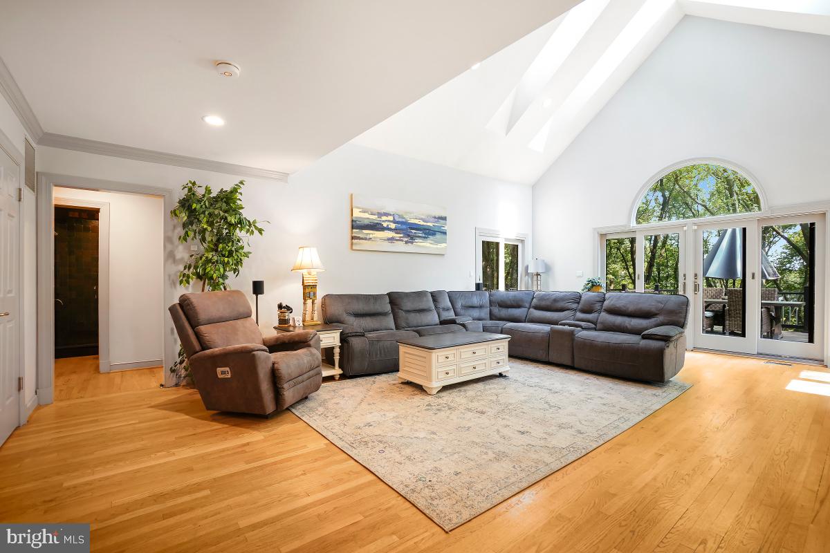 DARNESTOWN OUTSIDE - Residential