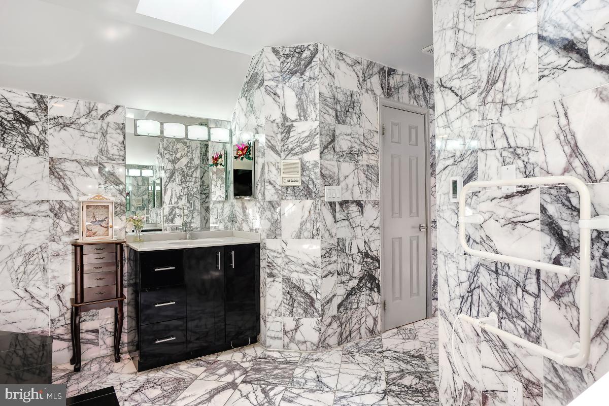 DARNESTOWN OUTSIDE - Residential