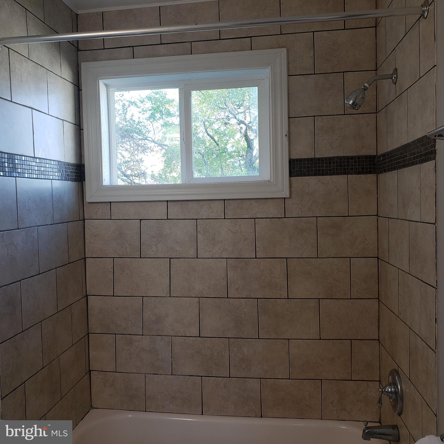 IVERSON VILLAGE CONDO - Residential Lease