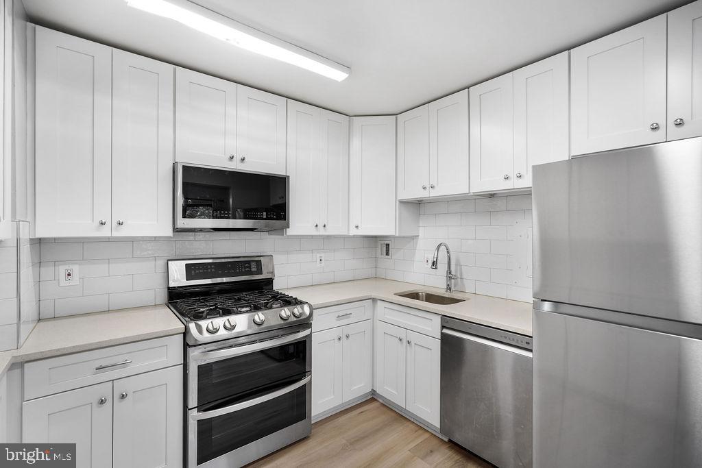 PINEWAY TOWERS - Residential