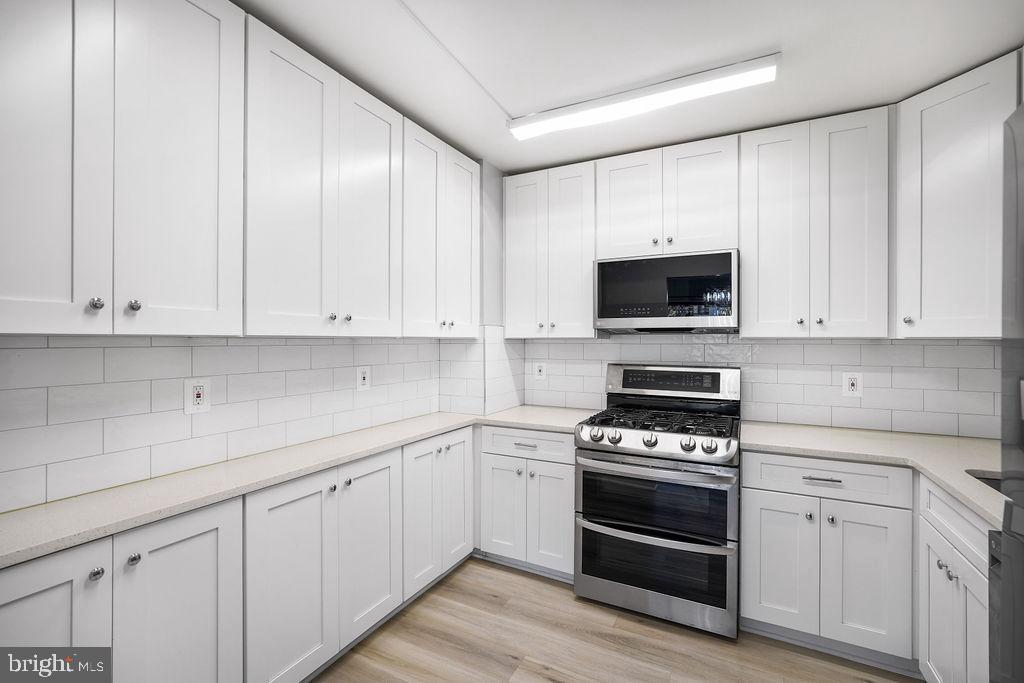 PINEWAY TOWERS - Residential