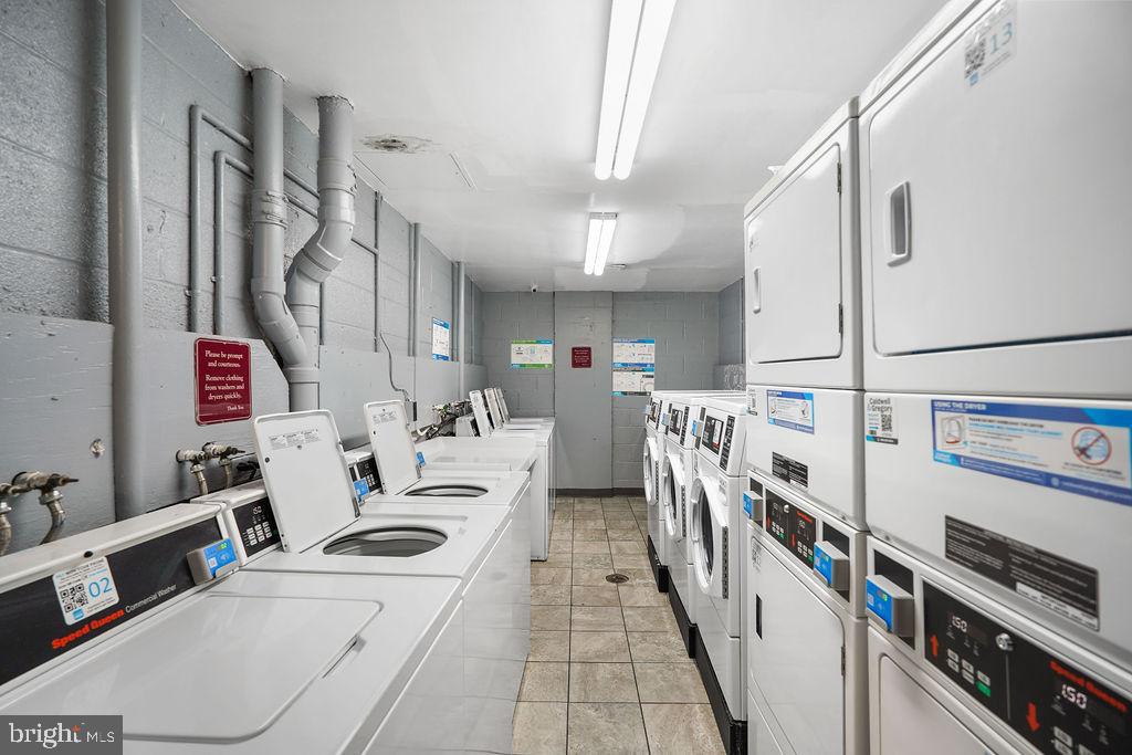 PINEWAY TOWERS - Residential