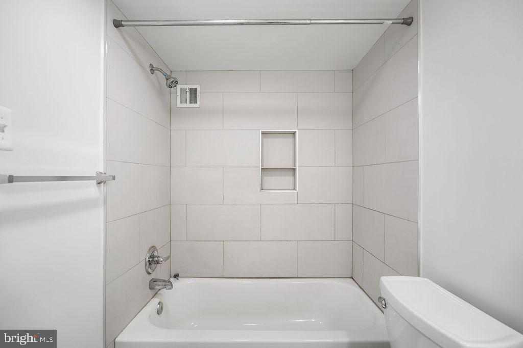 PINEWAY TOWERS - Residential