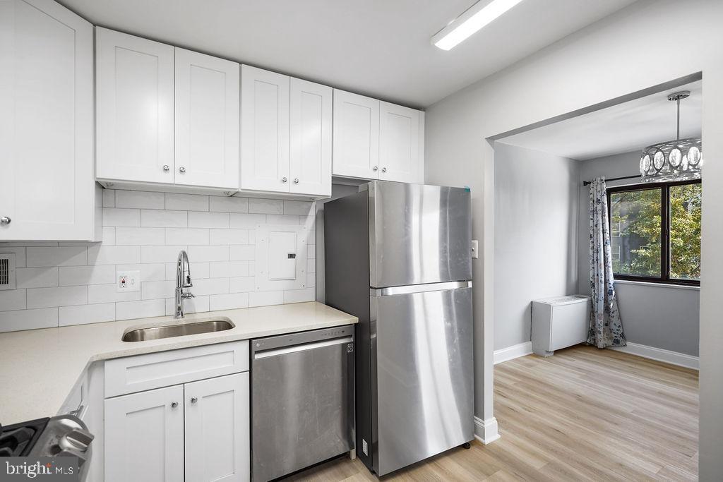 PINEWAY TOWERS - Residential