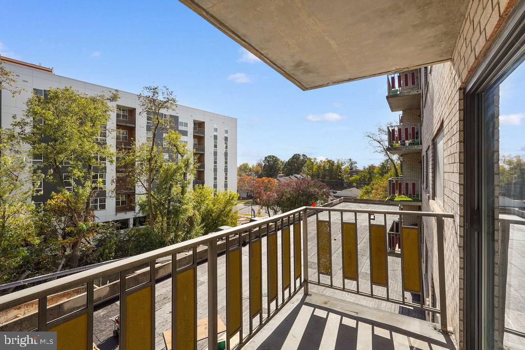 PINEWAY TOWERS - Residential