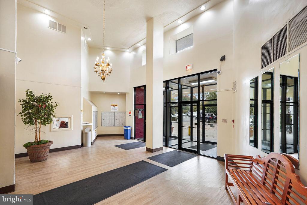 PINEWAY TOWERS - Residential