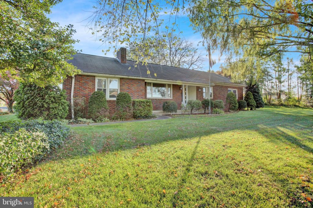 Photo of 3 Oak Lane, Stevens, PA 17578 (MLS # PALA2044614)