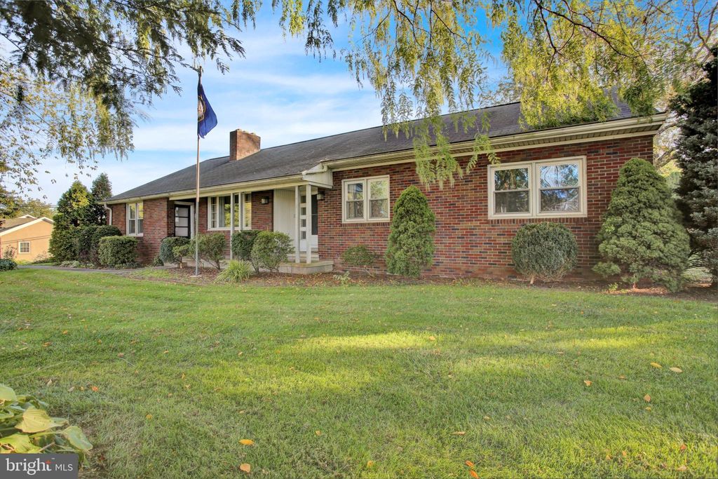 Photo of 3 Oak Lane, Stevens, PA 17578 (MLS # PALA2044614)