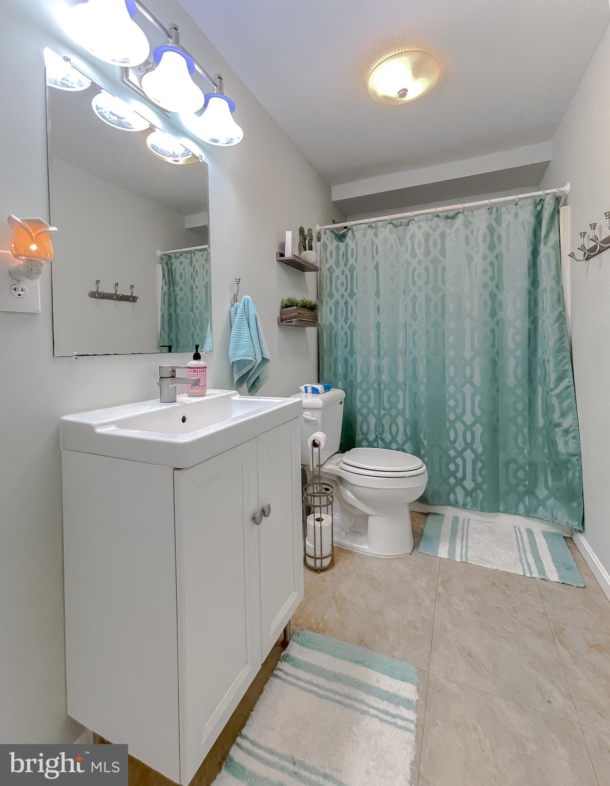 ORIOLE LANDING - Residential