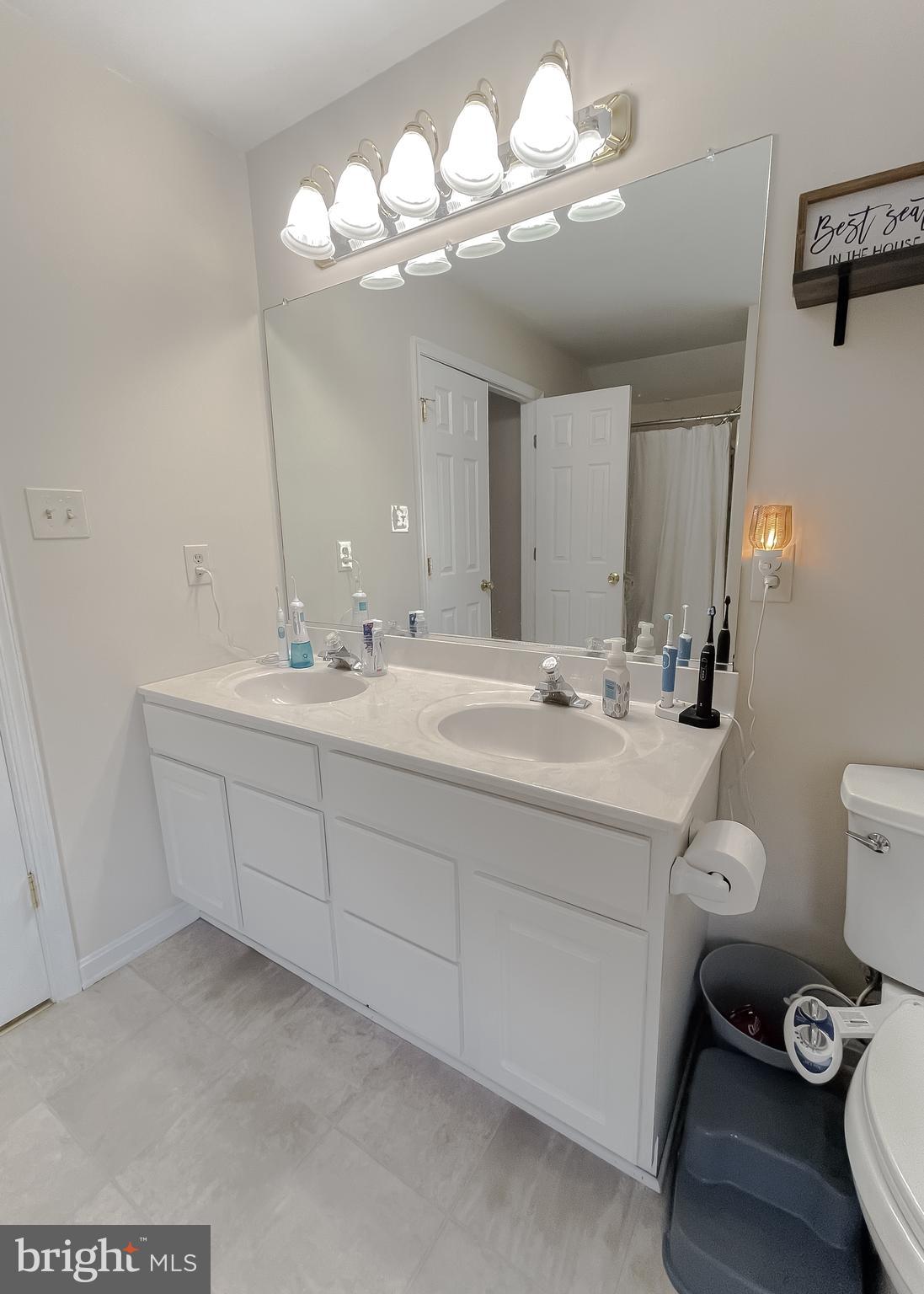 ORIOLE LANDING - Residential