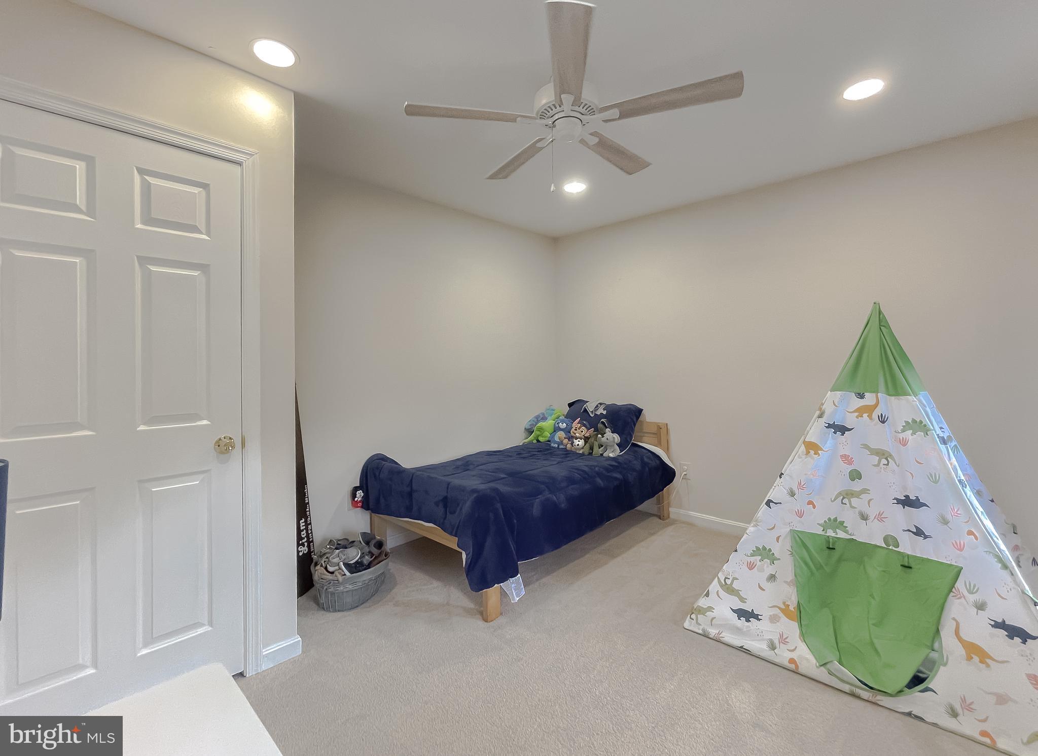 ORIOLE LANDING - Residential