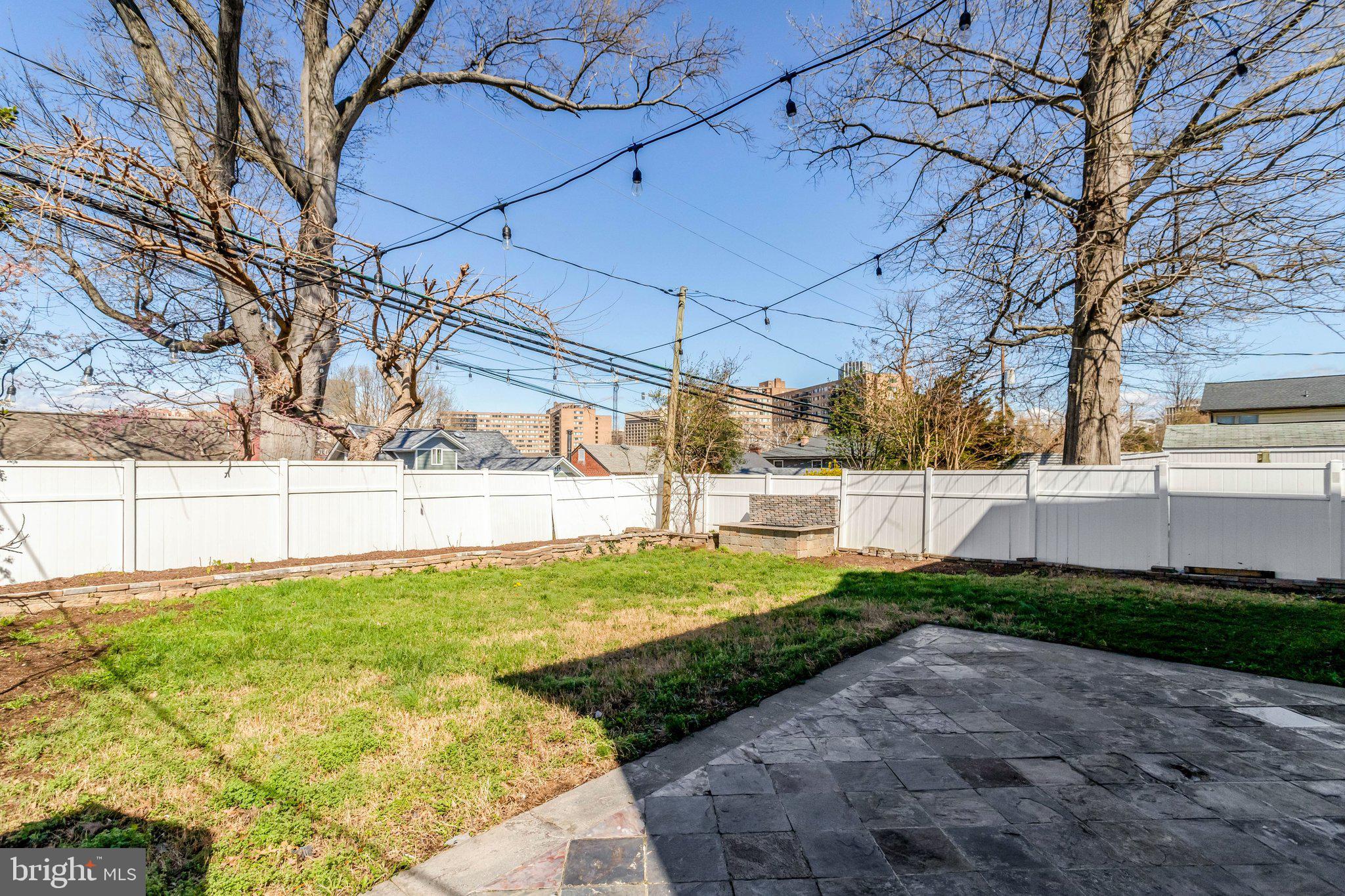 ADDISON HEIGHTS - Residential