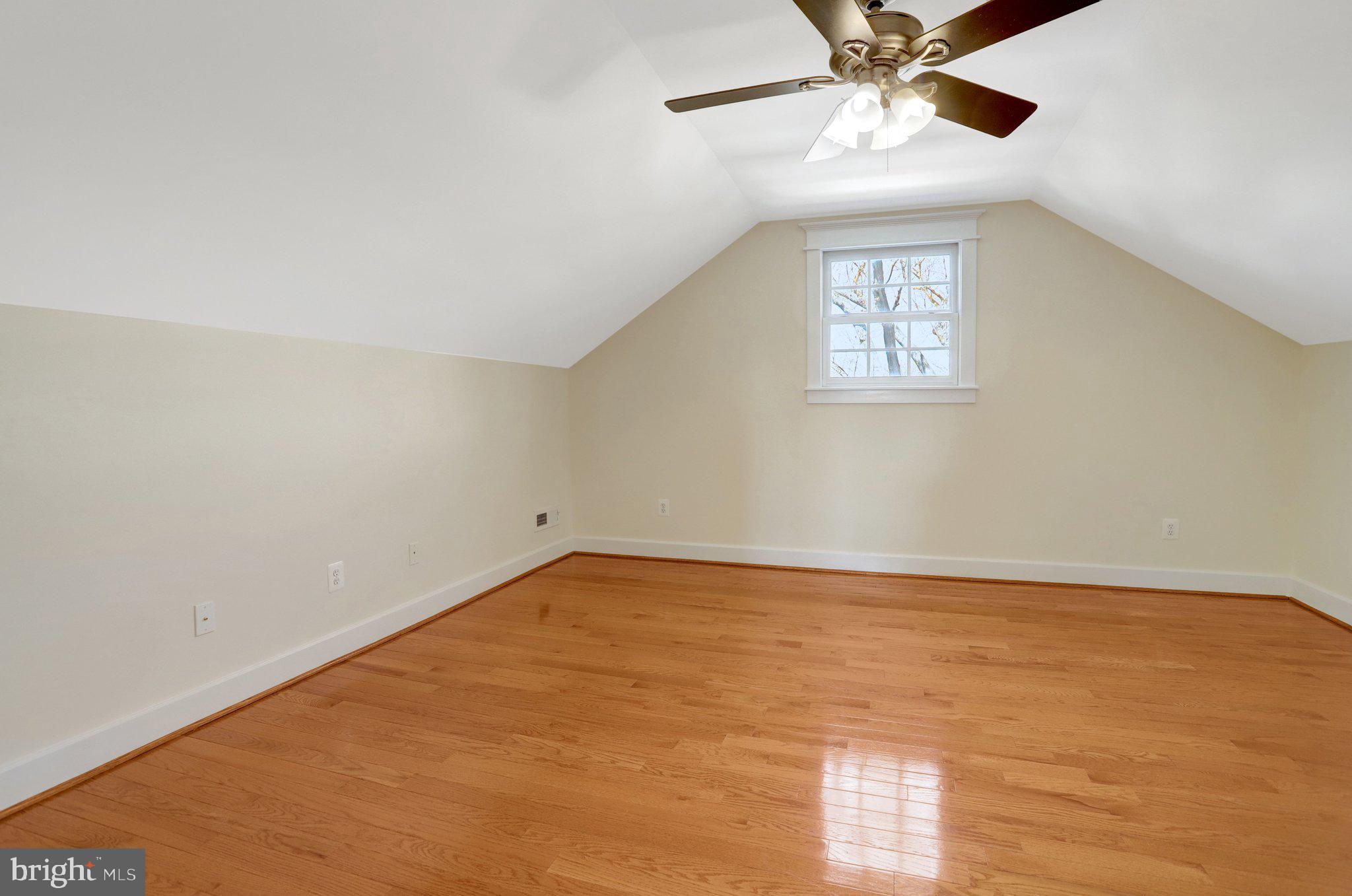 ADDISON HEIGHTS - Residential