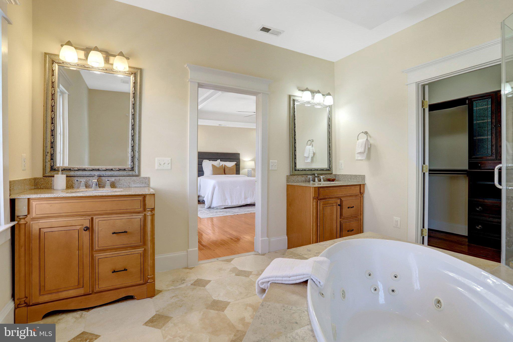 ADDISON HEIGHTS - Residential