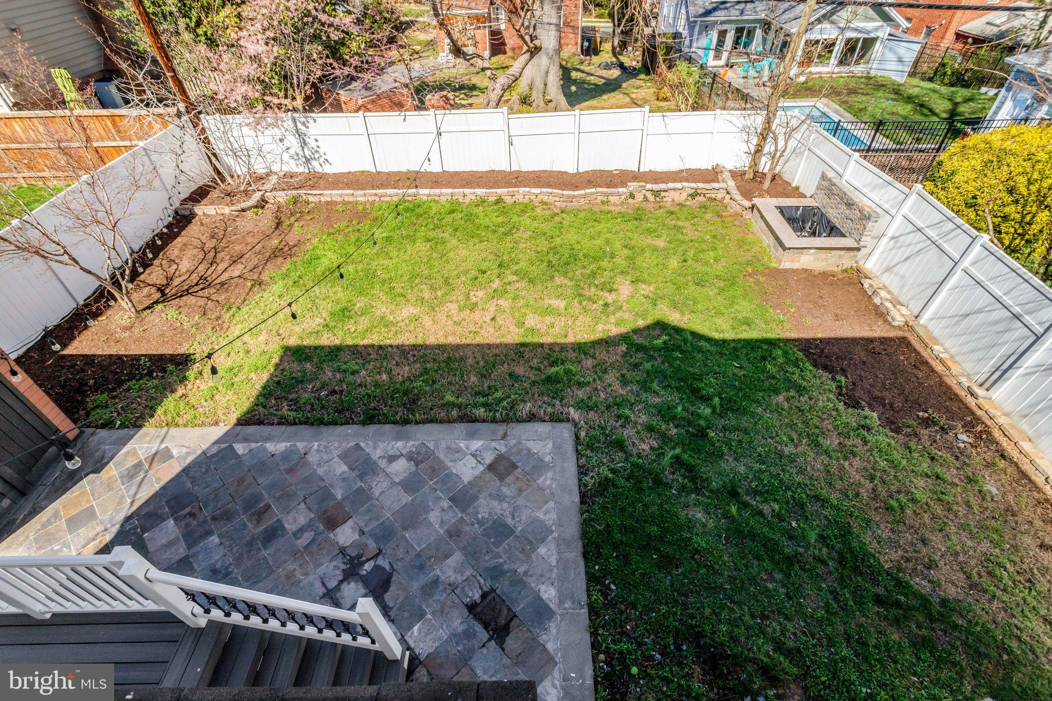 ADDISON HEIGHTS - Residential