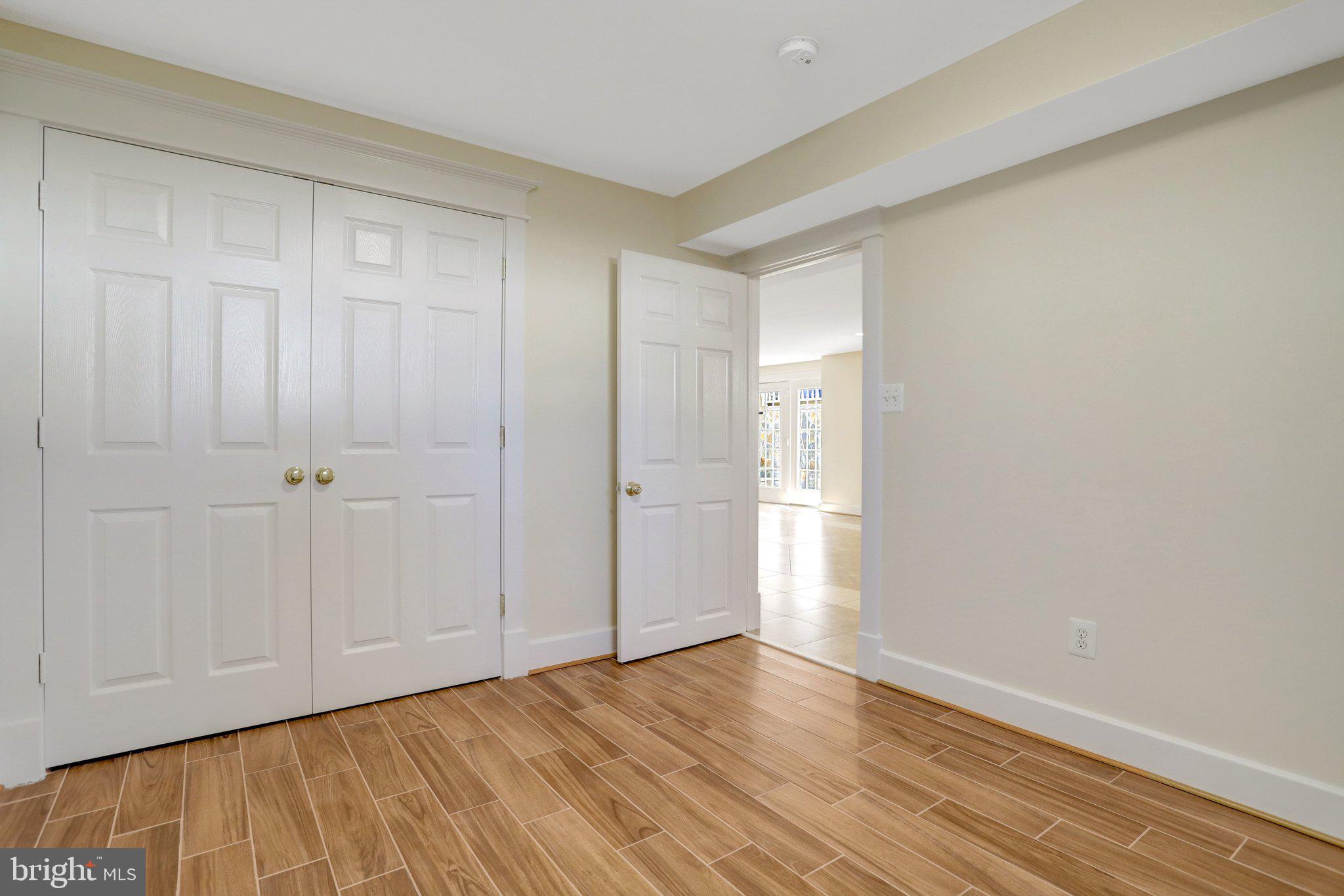 ADDISON HEIGHTS - Residential