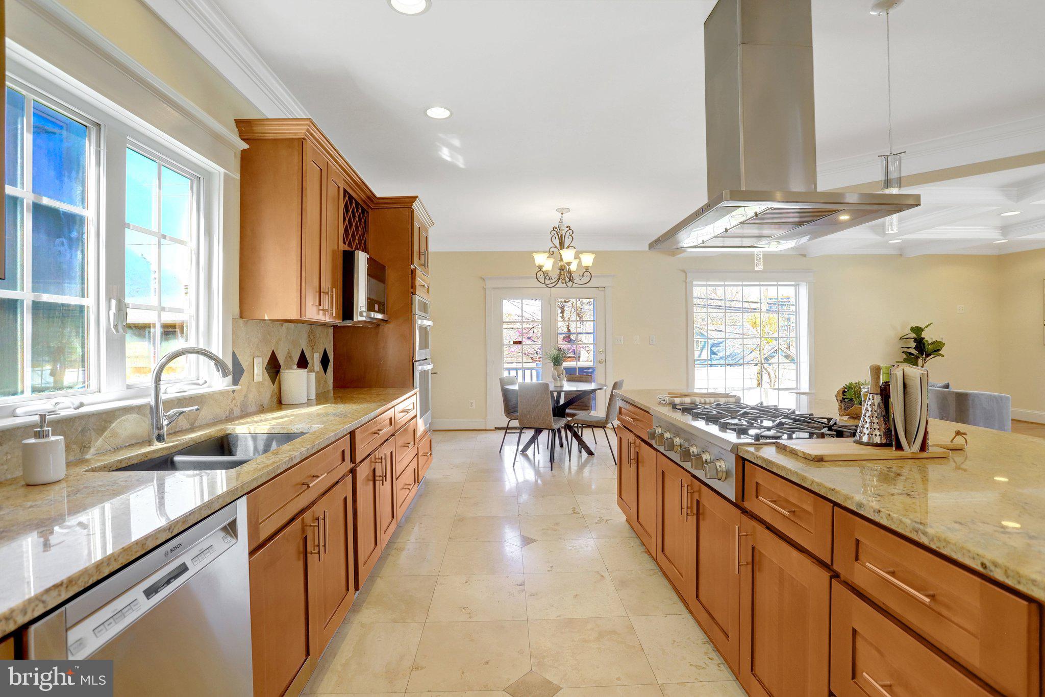 ADDISON HEIGHTS - Residential