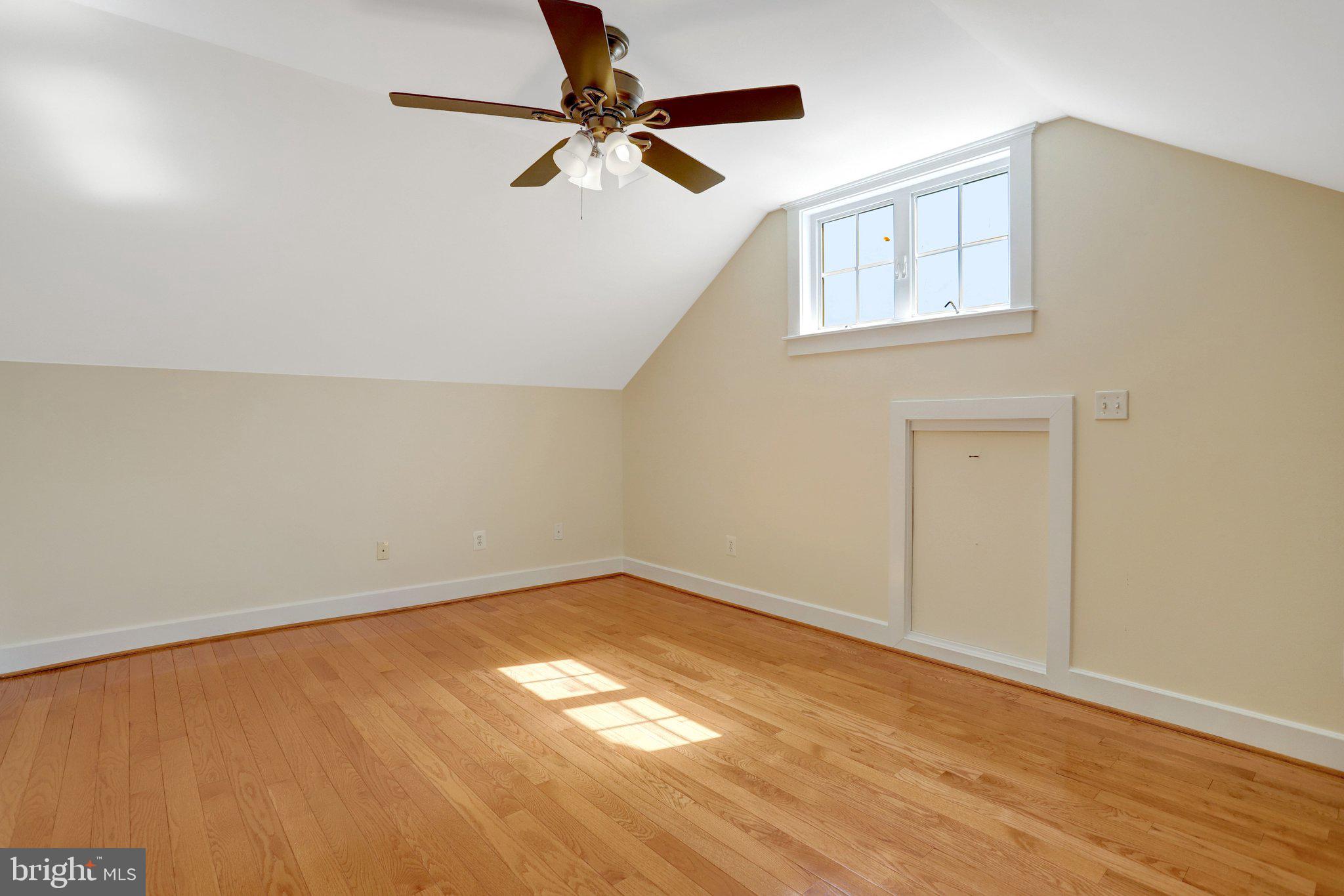 ADDISON HEIGHTS - Residential