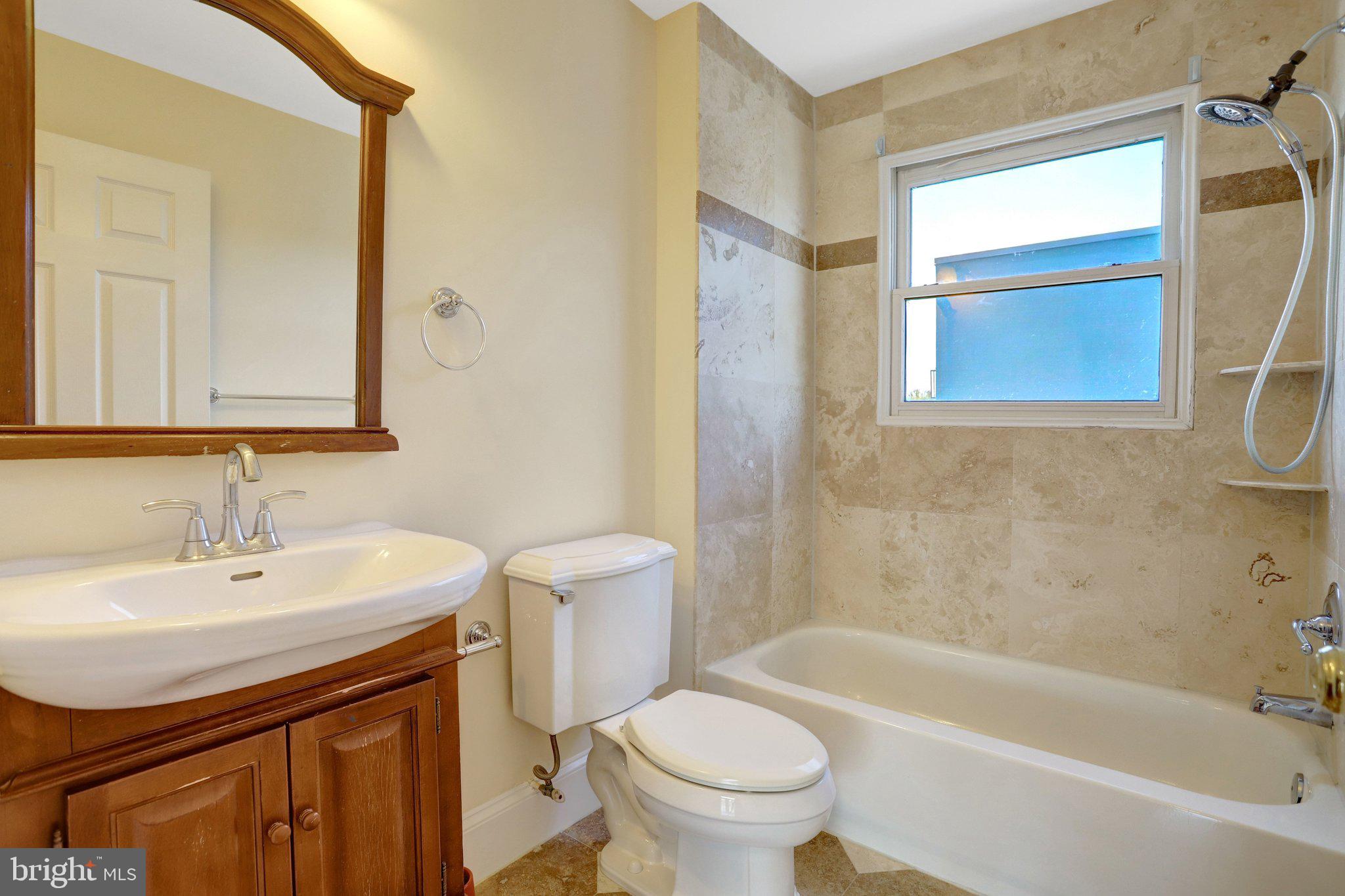 ADDISON HEIGHTS - Residential