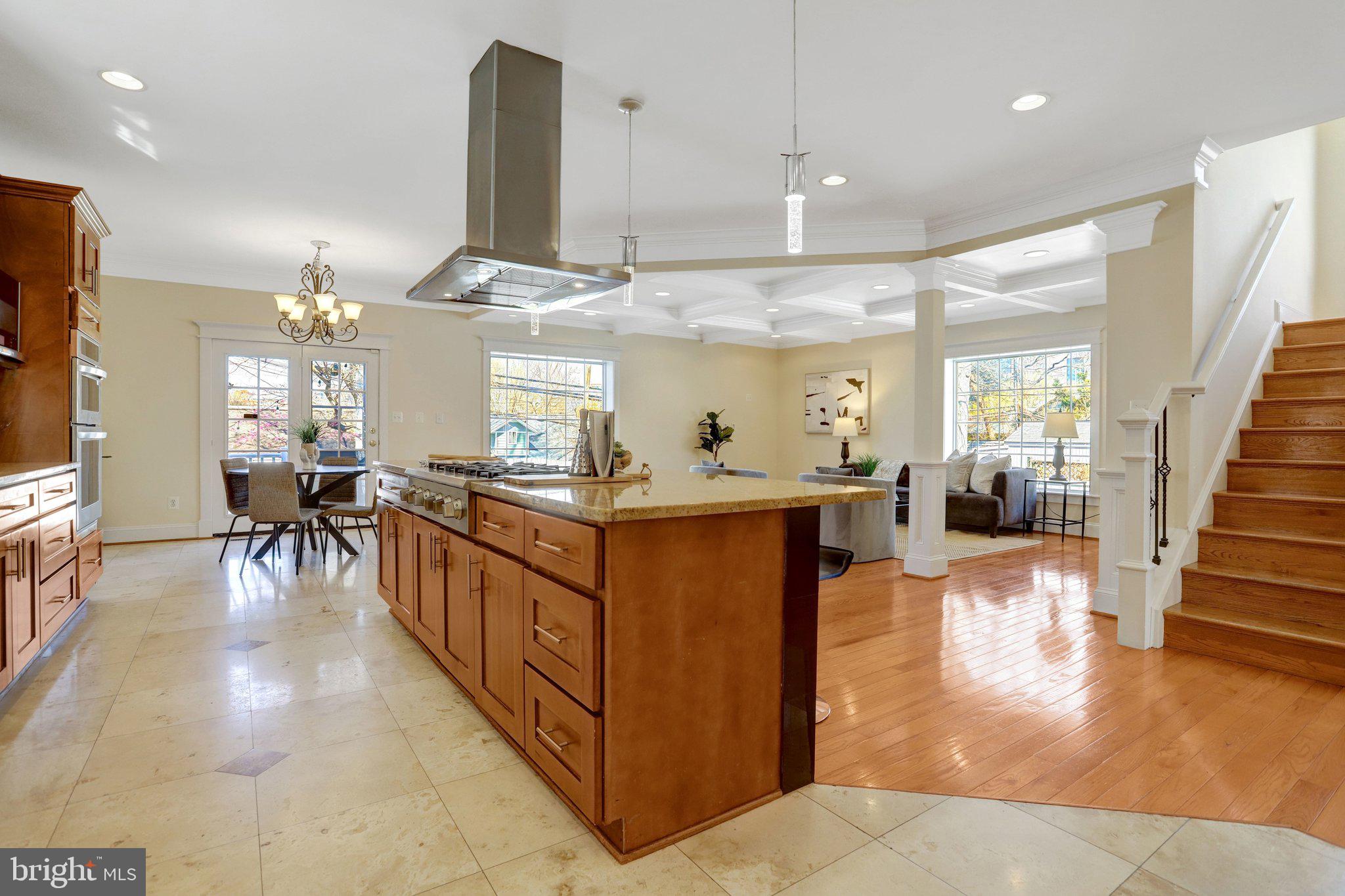 ADDISON HEIGHTS - Residential