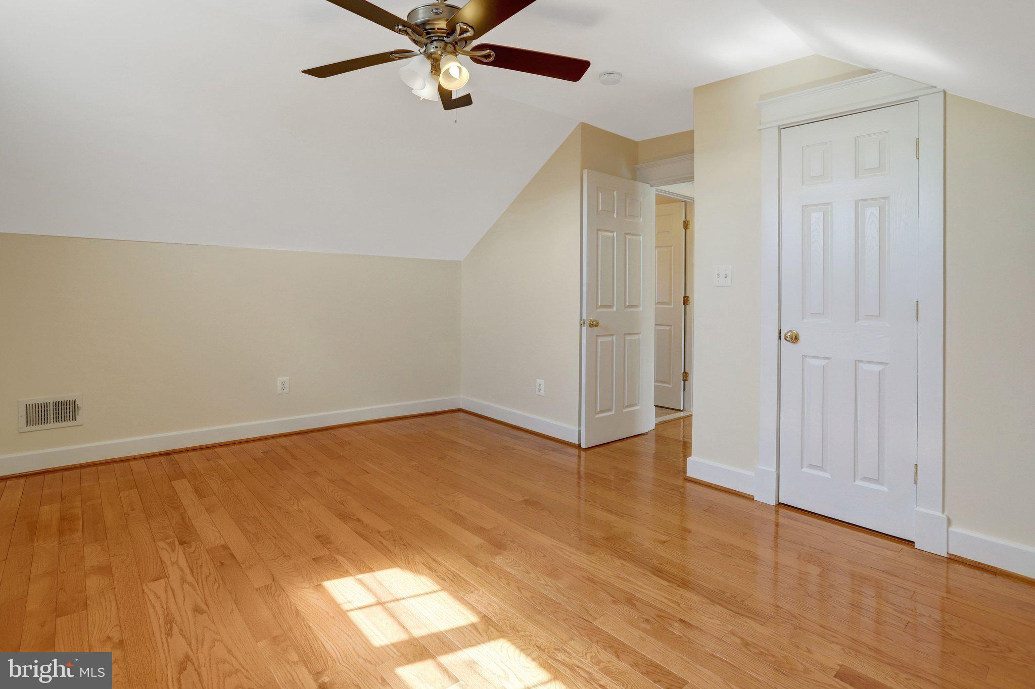 ADDISON HEIGHTS - Residential