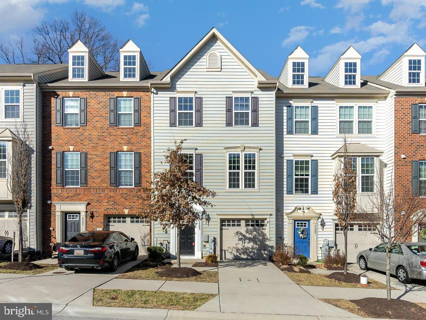 HOWARD SQUARE - Residential Lease