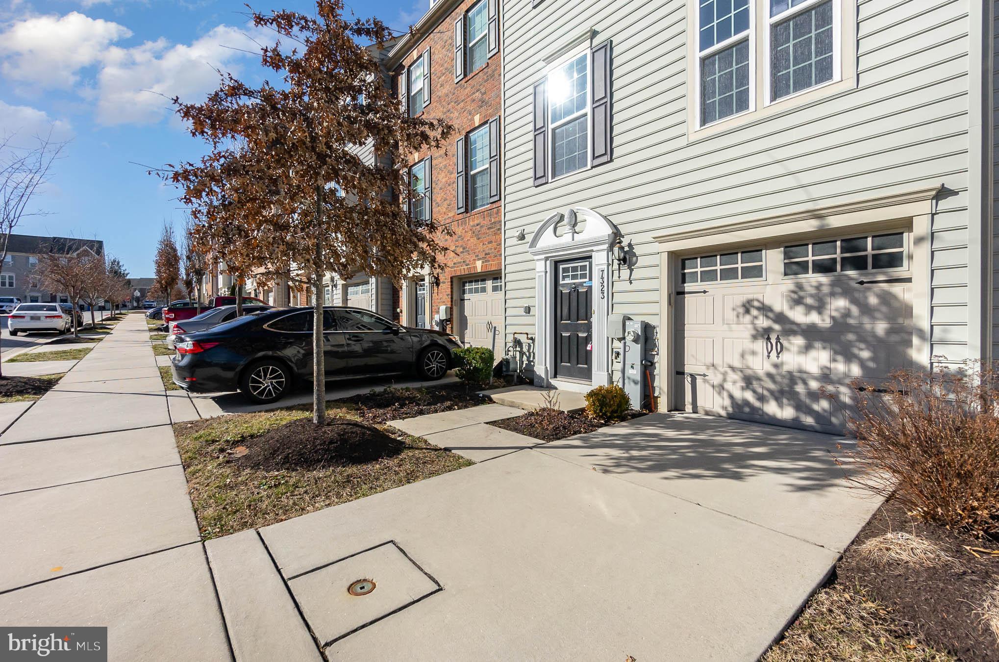 HOWARD SQUARE - Residential Lease