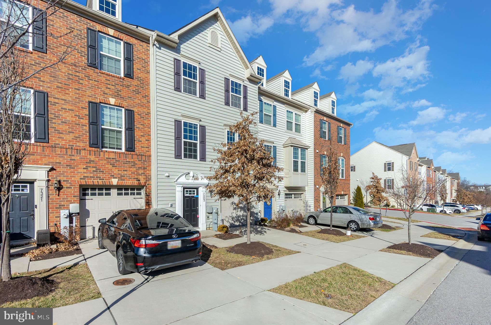 HOWARD SQUARE - Residential Lease