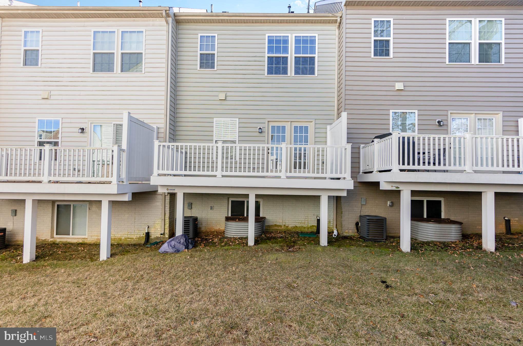 HOWARD SQUARE - Residential Lease