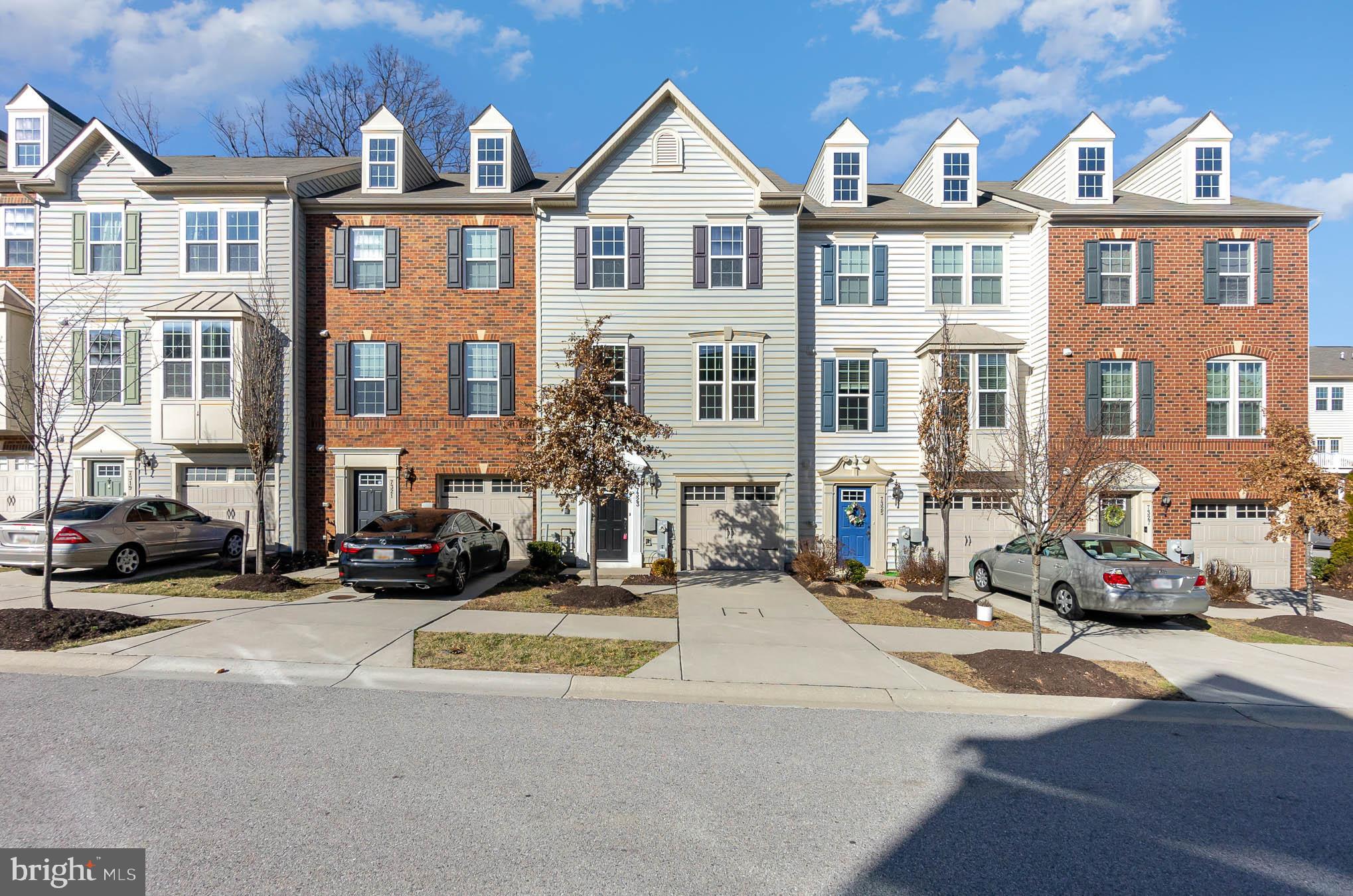 HOWARD SQUARE - Residential Lease