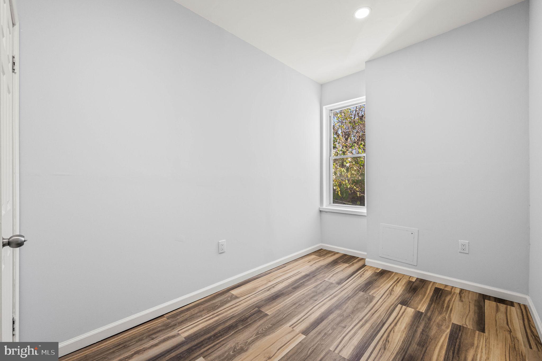 TEMPLE UNIVERSITY - Residential Lease