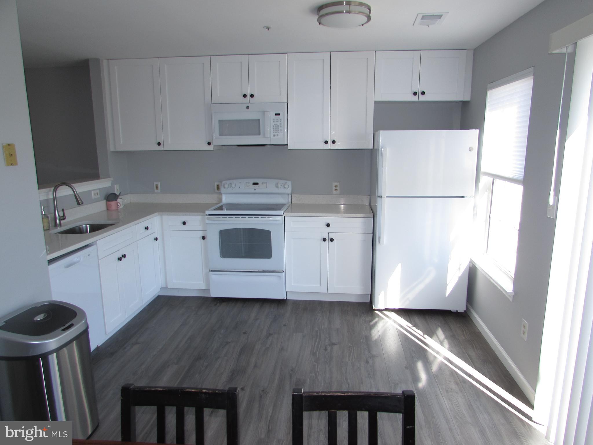 CEDAR GROVE AT CROFTON - Residential